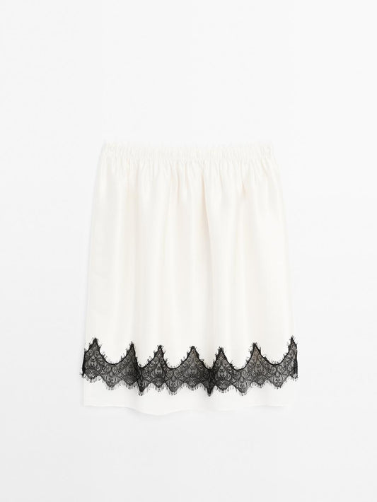 Contrast lace-trimmed skirt