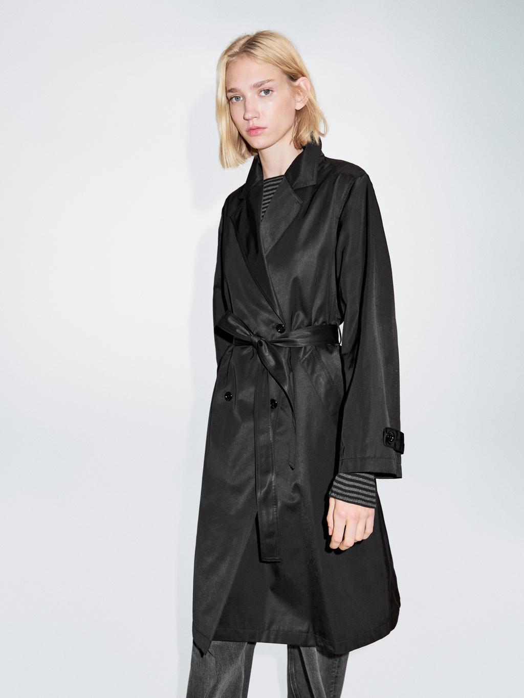 Long water-repellent trench coat with inner waistcoat
