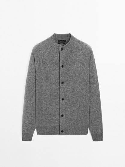 Knit cardigan with raglan sleeves