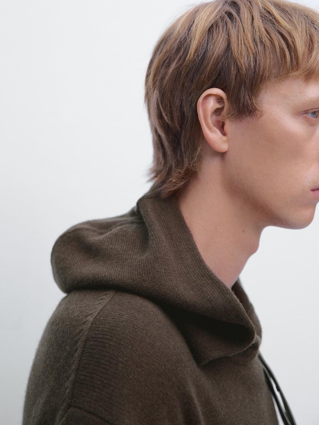 Knit sweater with hood