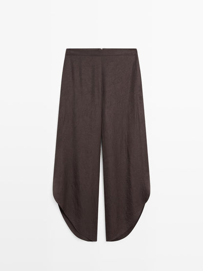 Flowing split hem trousers