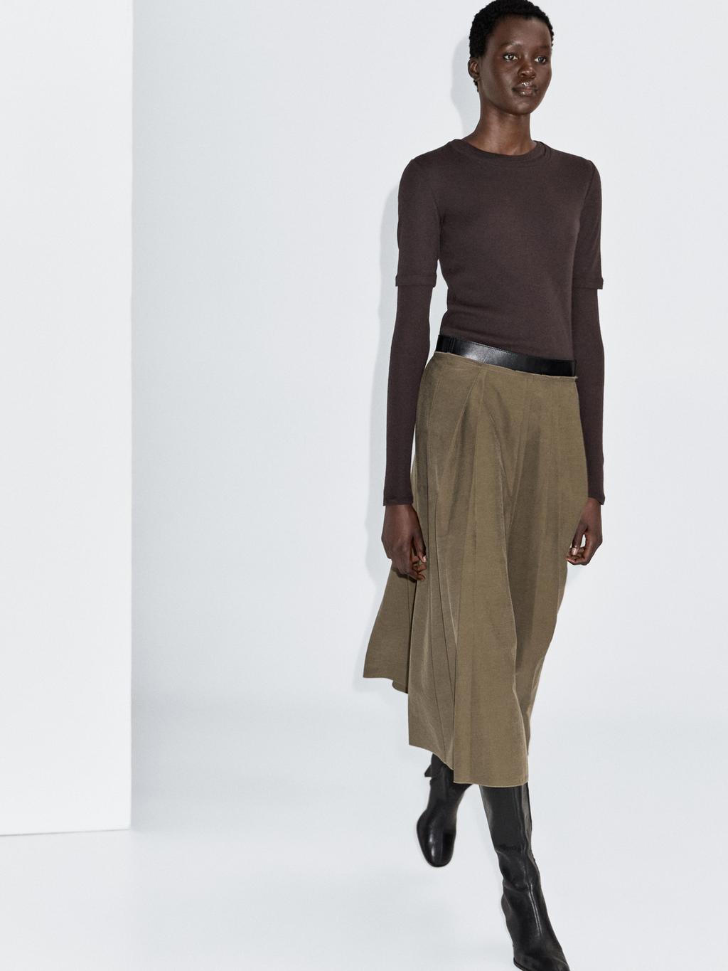 Pleated midi skirt with waist detail