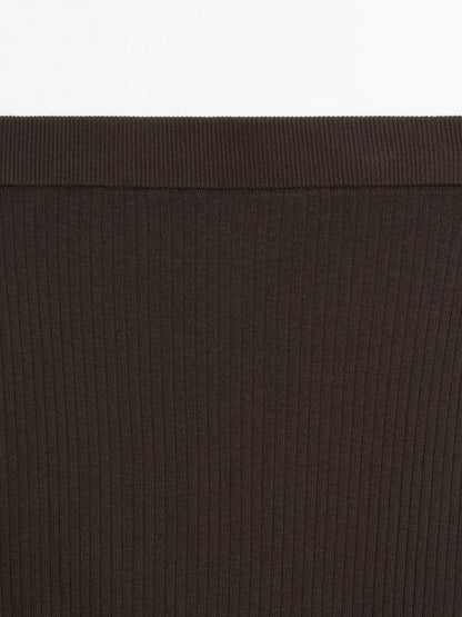 Long ribbed knit skirt