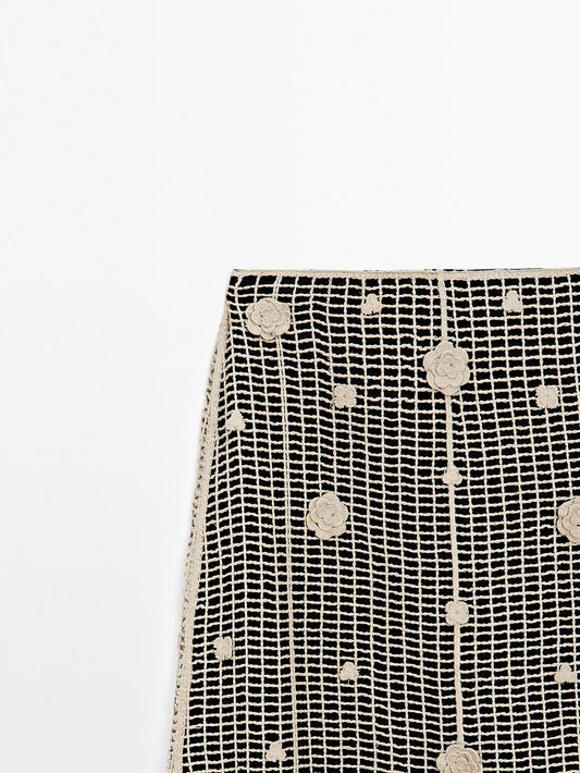 Midi skirt with floral embroidery
