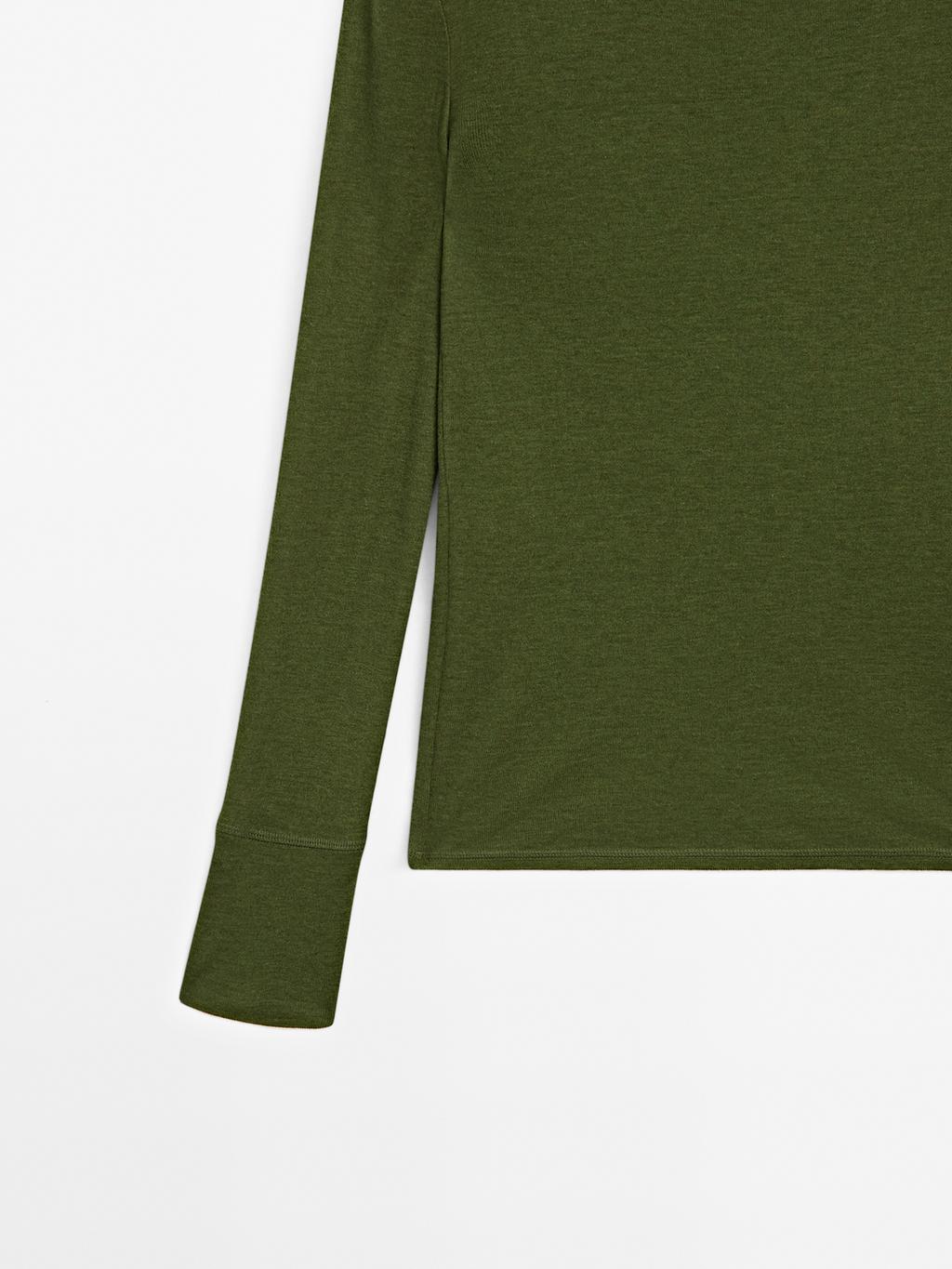 Long sleeve T-shirt with ribbed trims
