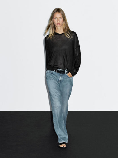 Loose-fitting V-neck sweater