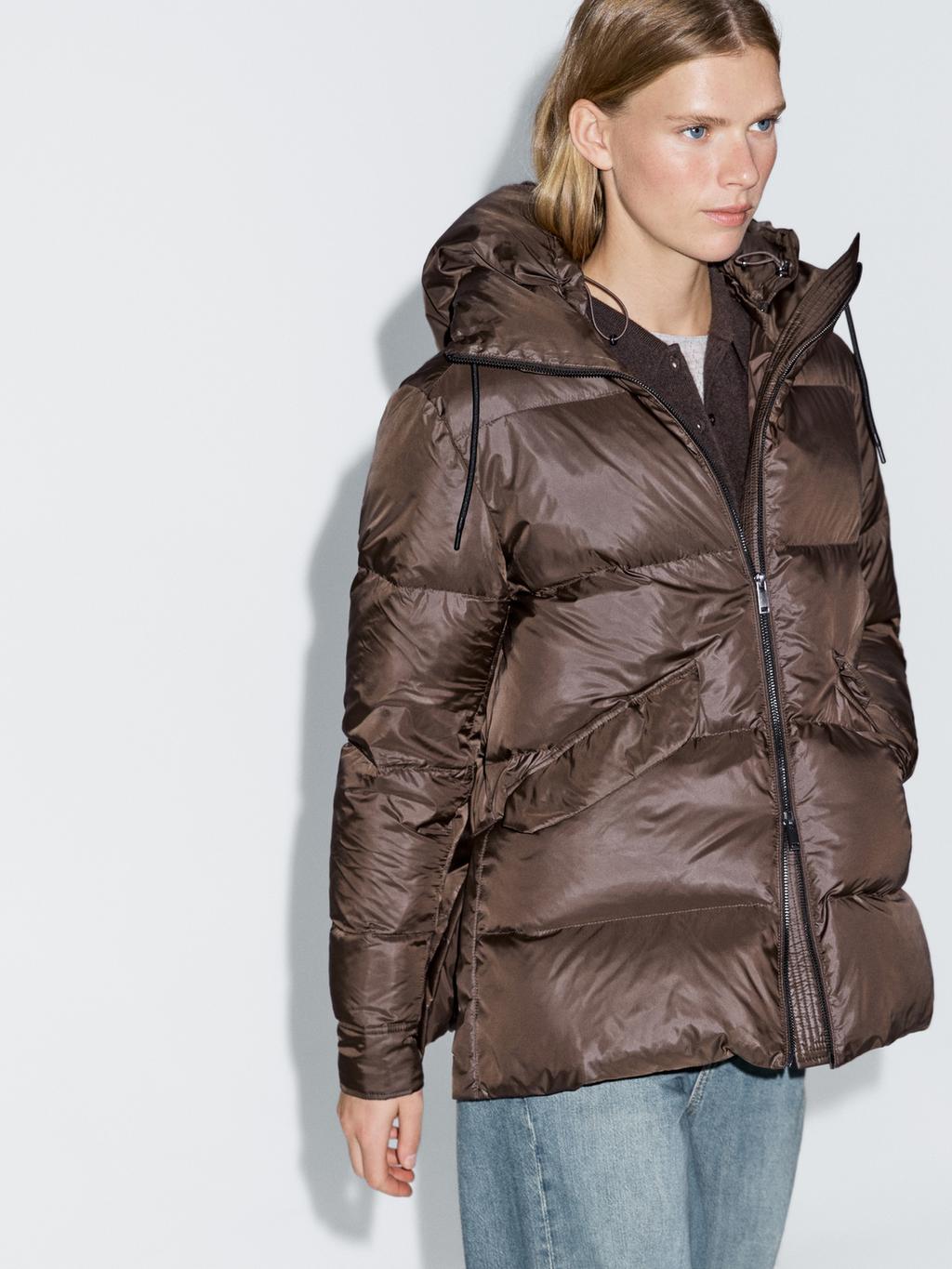 Water-repellent shiny down jacket