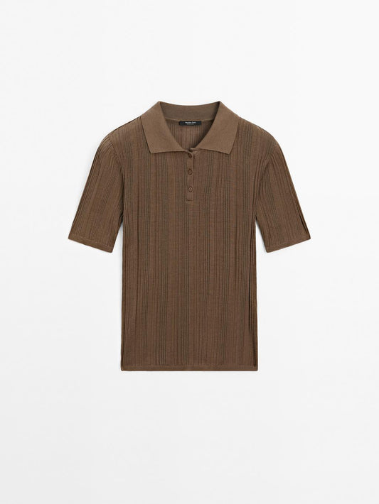 100% cotton polo shirt with ribbed detail