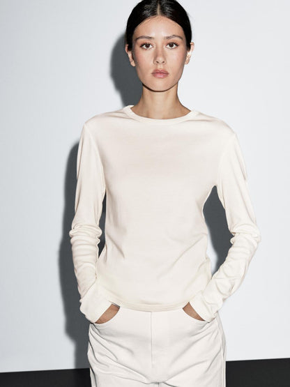 Long sleeve T-shirt with rounded hem