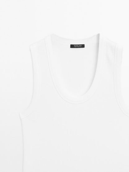 Heavy weight ribbed round neck top